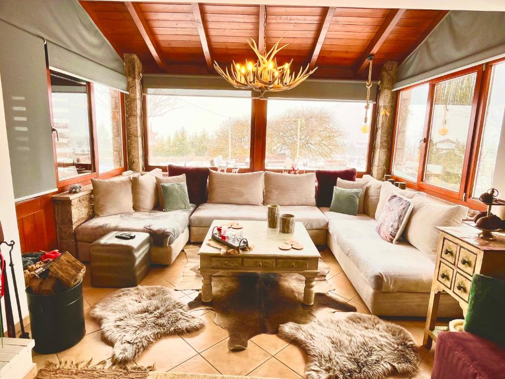 Arachova Mountain Villa room 1